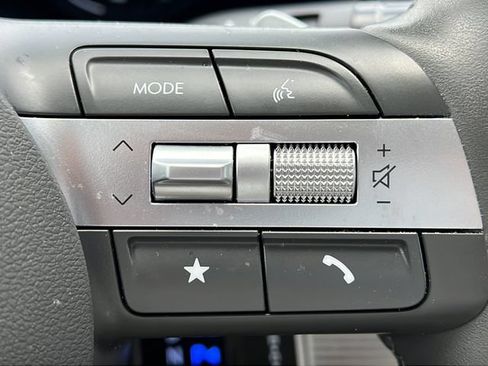 Used 2025 Hyundai Sonata Limited FWD image 29