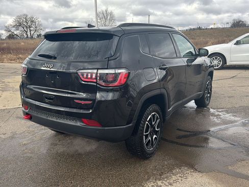 Used 2025 Jeep Compass Trailhawk image 7