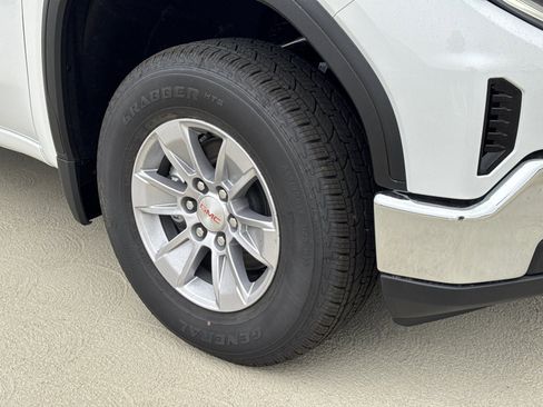 New 2026 GMC Sierra 1500 SLE image 7