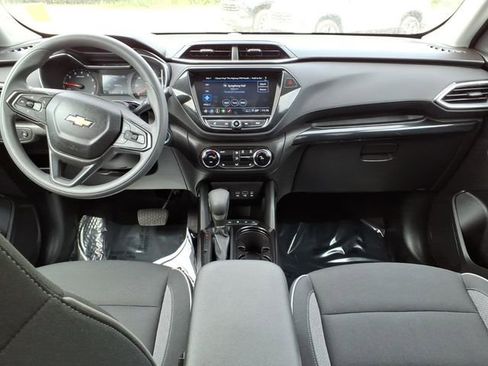 Used 2023 Chevrolet TrailBlazer LT w/ Convenience Package AWD/4WD image 10