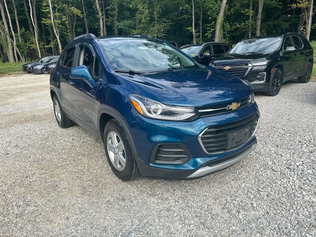 Used 2020 Chevrolet Trax LT w/ LT Convenience Package FWD image 11