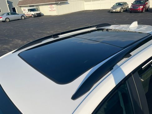 Used 2022 GMC Terrain SLE w/ Driver Convenience Package image 8