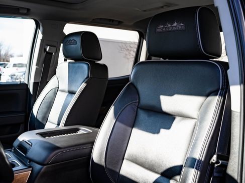 Used 2018 Chevrolet Silverado 2500 High Country image 25