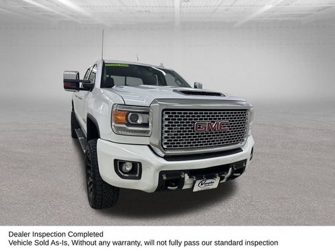 Used 2017 GMC Sierra 2500 Denali w/ Duramax Plus Package AWD/4WD image 3