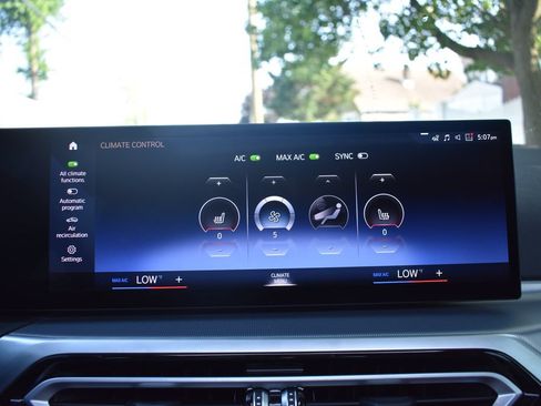 Used 2023 BMW i4 eDrive35 RWD image 16