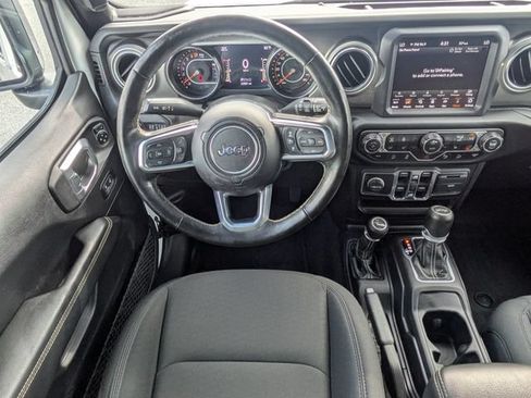 Used 2020 Jeep Wrangler Unlimited Sahara AWD/4WD image 16