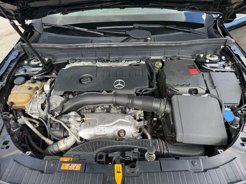 Used 2020 Mercedes-Benz GLB 250 GLB 250 image 12