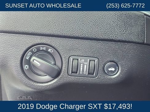 Used 2019 Dodge Charger SXT RWD image 29