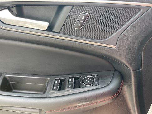 Used 2022 Ford Edge ST-Line AWD/4WD image 8