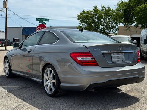 Used 2012 Mercedes-Benz C 250 Coupe image 4
