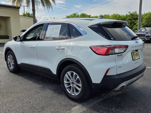 Used 2022 Ford Escape SE FWD image 5
