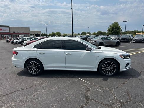 Used 2022 Volkswagen Passat 2.0T FWD image 10
