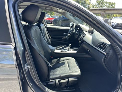 Used 2017 BMW 320i Sedan RWD image 20