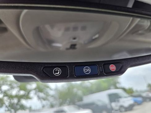 Used 2017 Chevrolet Equinox LT FWD image 32