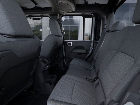 New 2026 Jeep Gladiator Mojave w/ Safety Group image 24