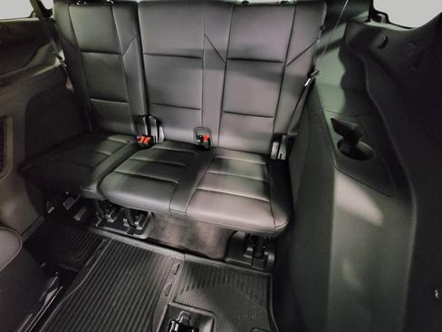 Used 2025 Cadillac Escalade Luxury w/ LPO, Floor Liner Package AWD/4WD image 26