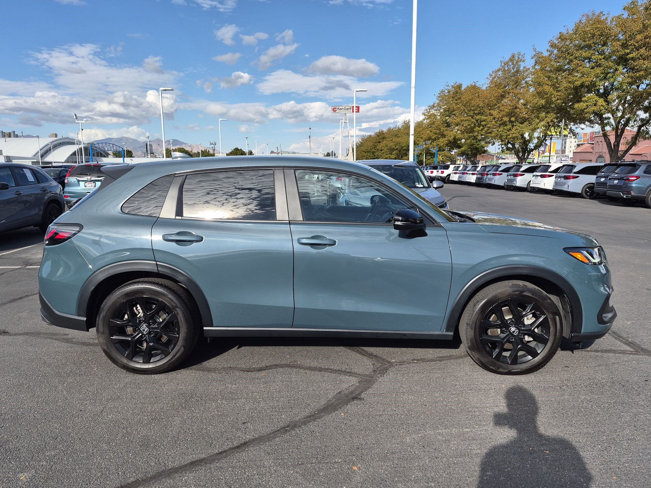 Certified 2025 Honda HR-V Sport image 2