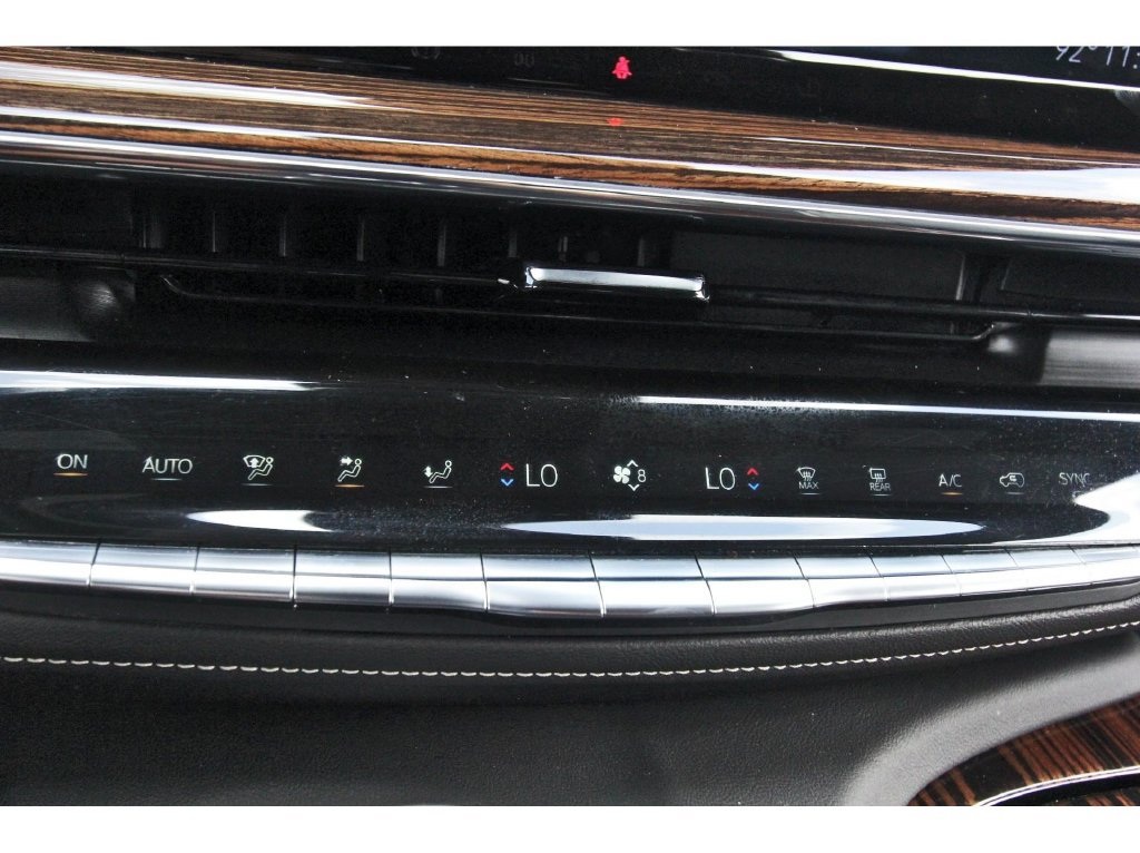 Used 2024 Cadillac Escalade Premium Luxury RWD image 24