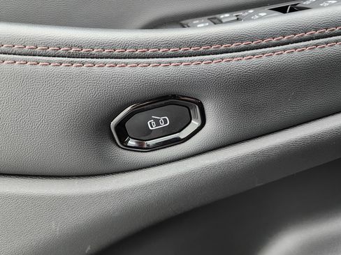 Used 2024 Jeep Wagoneer Launch Edition image 46