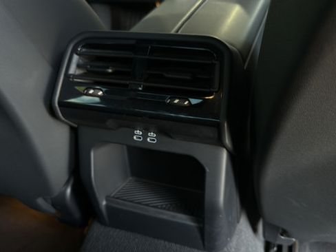Used 2024 BMW 530i w/ Executive Package RWD image 24