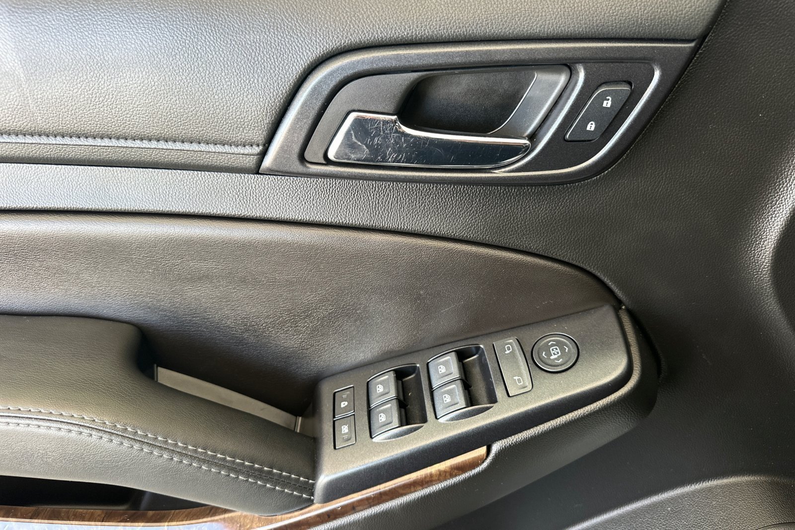 Used 2018 Chevrolet Tahoe LS w/ Enhanced Driver Alert Package RWD image 10