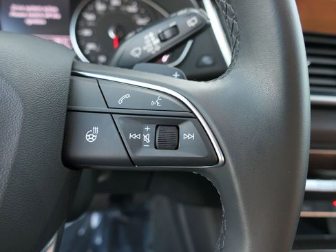 Used 2024 Audi Q5 2.0T Premium w/ Convenience Package image 22