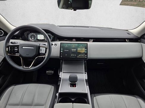 Used 2024 Land Rover Range Rover Evoque Dynamic SE image 17