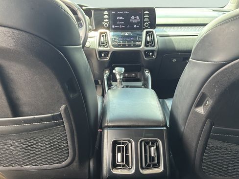 Used 2021 Kia Sorento S FWD image 26