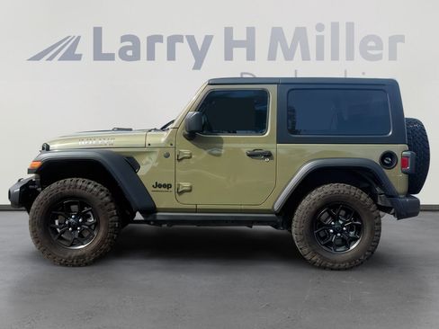 Used 2025 Jeep Wrangler Willys image 2