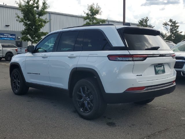 New 2027 Jeep Grand Cherokee Altitude AWD/4WD image 4