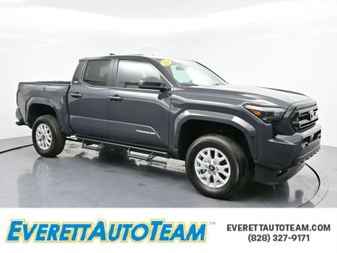 Used 2024 Toyota Tacoma SR5 image 1