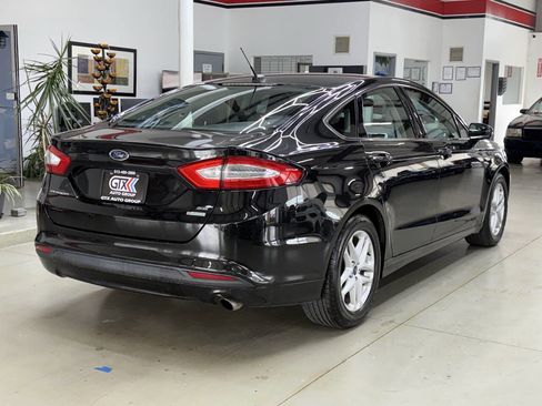 Used 2013 Ford Fusion SE FWD image 2