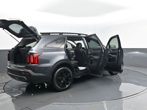 Used 2023 Kia Sorento S image 32