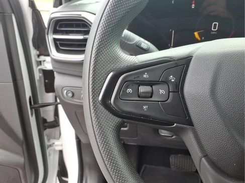 Used 2025 Chevrolet TrailBlazer LT AWD/4WD image 23