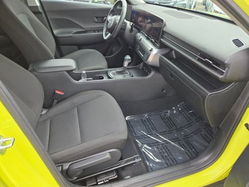 Used 2024 Hyundai Kona SEL AWD/4WD image 4
