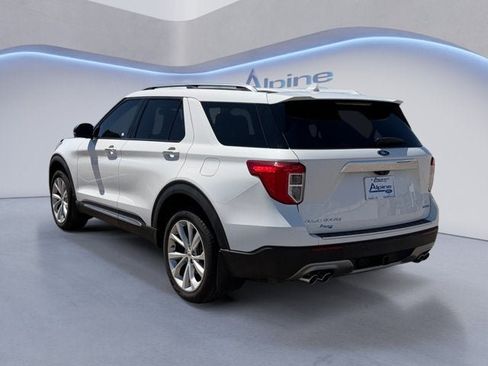 Used 2023 Ford Explorer Platinum w/ Technology Package AWD/4WD image 3