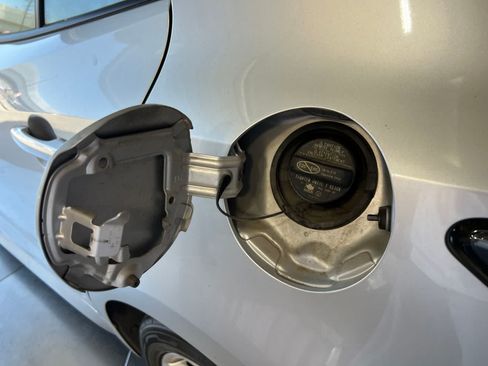 Used 2019 Toyota Corolla SE FWD image 11
