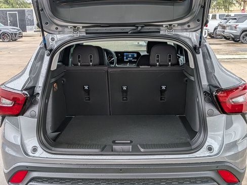 New 2026 Chevrolet Trax LS w/ LS Convenience Package FWD image 22