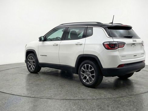 Used 2025 Jeep Compass Limited image 6