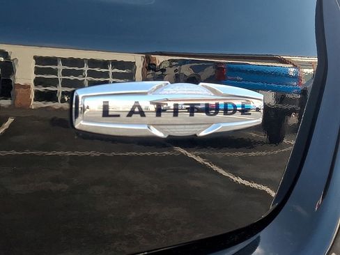 Used 2024 Jeep Compass Latitude image 31