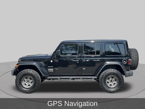 Used 2018 Jeep Wrangler Unlimited Sahara AWD/4WD image 2