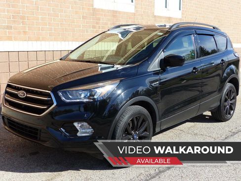 Used 2017 Ford Escape SE w/ Equipment Group 201A AWD/4WD image 1