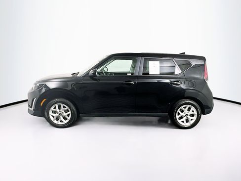 Used 2025 Kia Soul LX w/ LX Technology Package FWD image 4