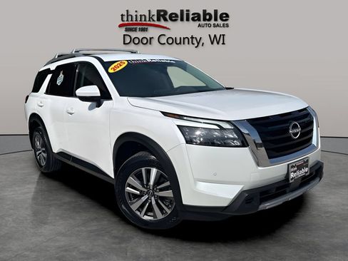 Used 2025 Nissan Pathfinder SL AWD/4WD image 7