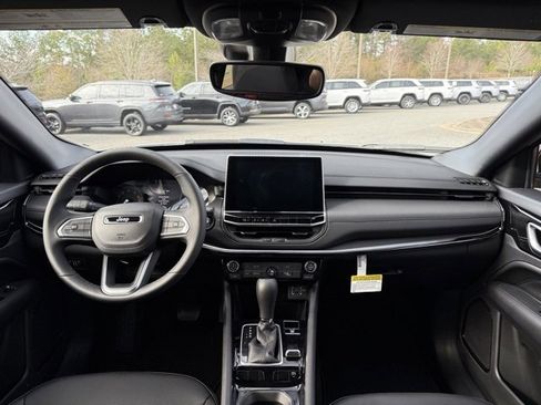 New 2026 Jeep Compass Latitude image 17