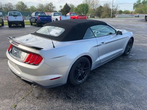 Used 2018 Ford Mustang Premium image 5