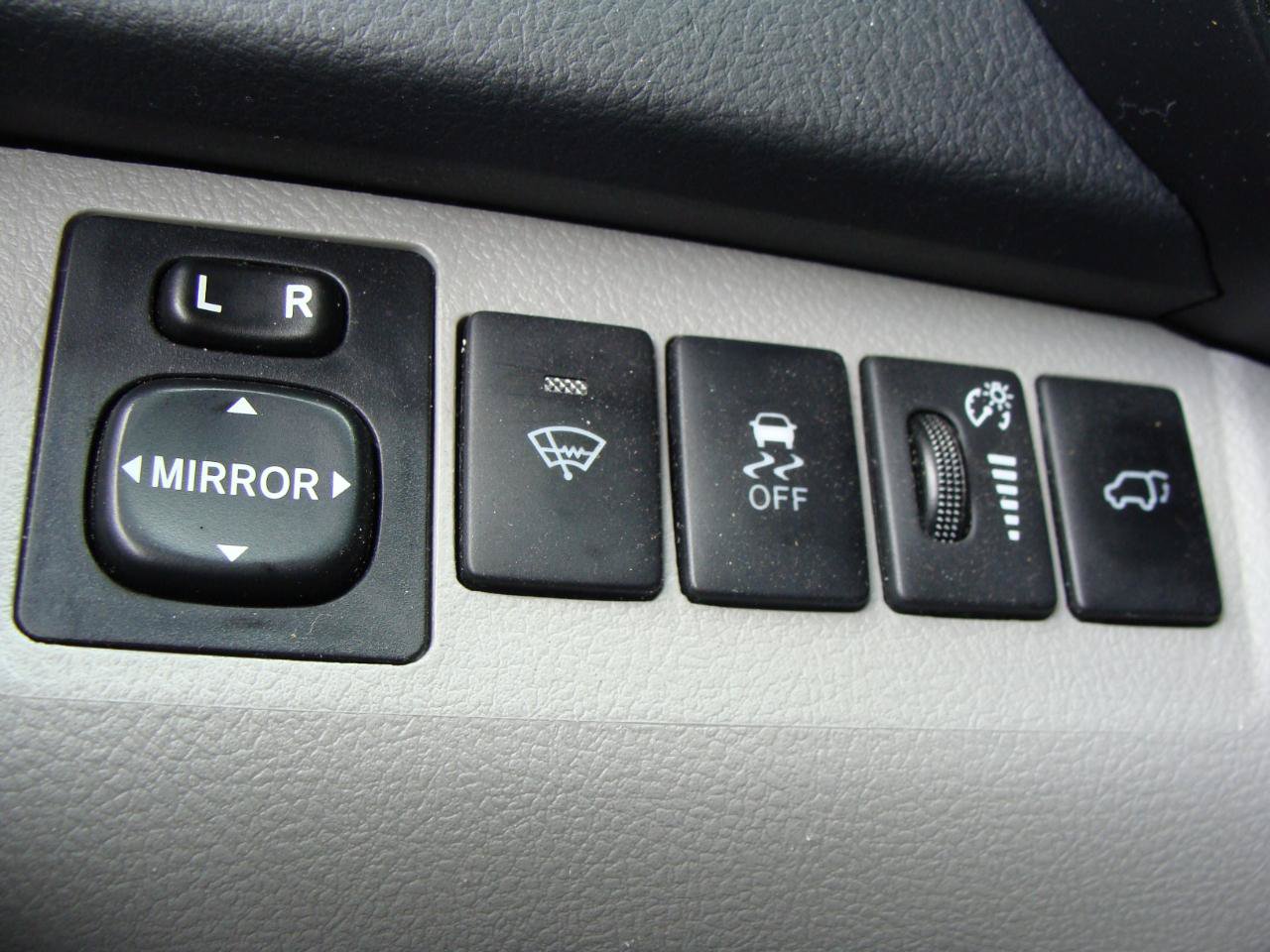 Used 2013 Toyota Highlander SE AWD/4WD image 29