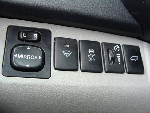 Used 2013 Toyota Highlander SE AWD/4WD image 29