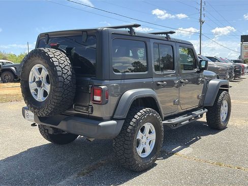 Used 2022 Jeep Wrangler Unlimited Sport image 7