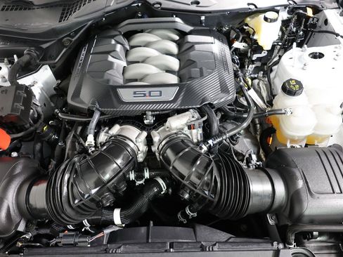 Used 2025 Ford Mustang GT RWD image 25